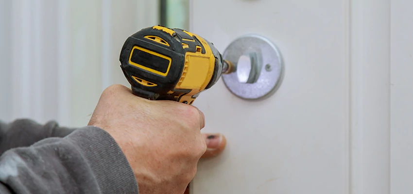 Street Locksmith For Smart Lock Repair in Monrovia, CA